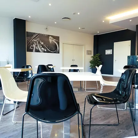 Michelino 75 By The Sydney Hotel
